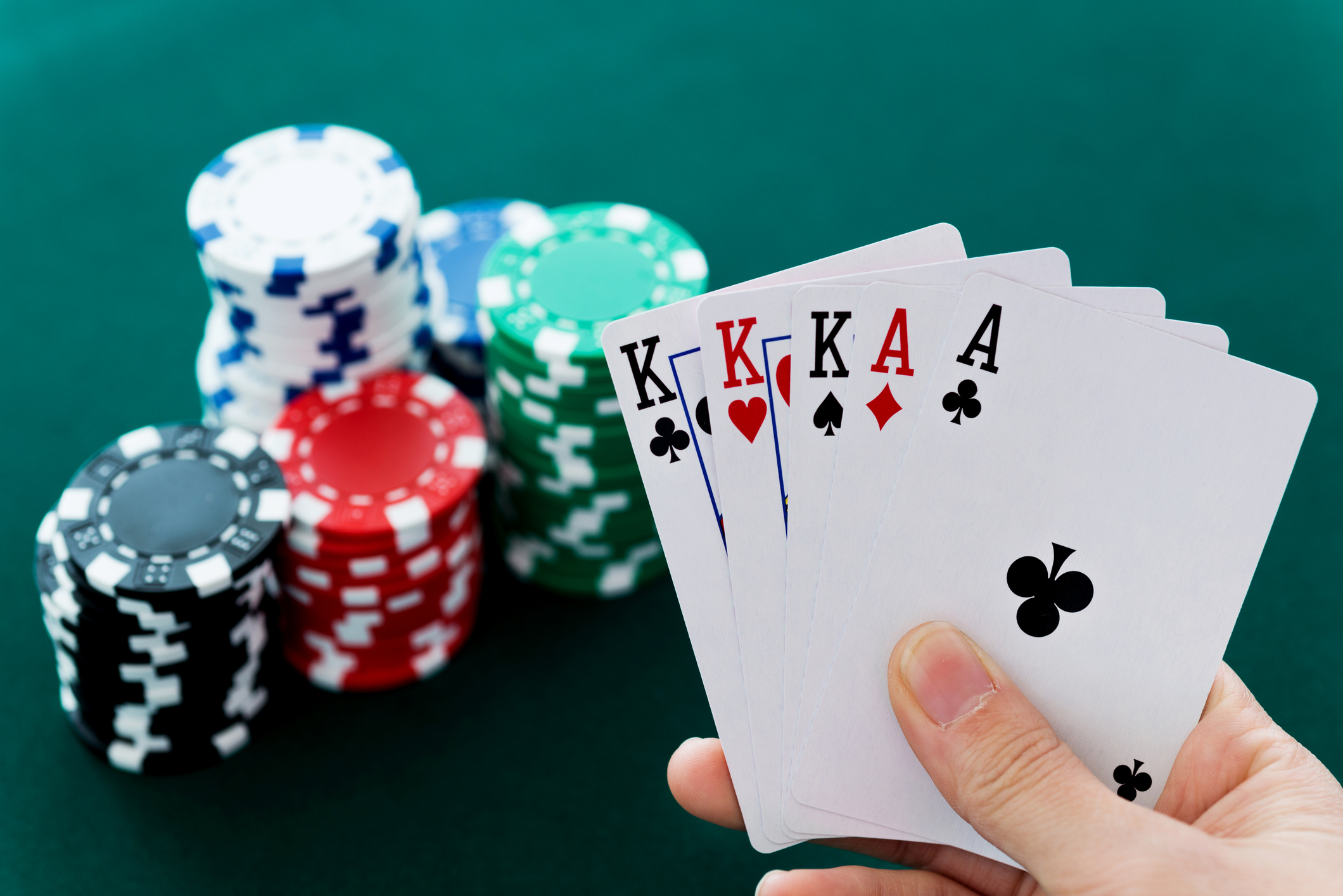 Chia sẻ kinh nghiệm chơi Poker không dễ thua