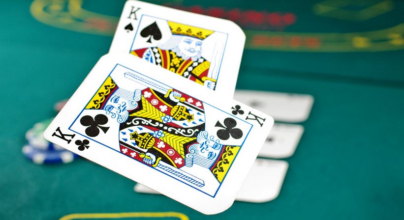 Cách để nhận biết bốn trường hợp Poker tell phổ biến