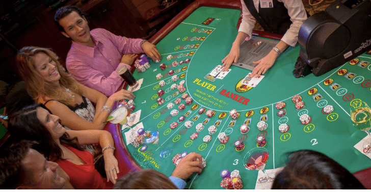 Giải thích lý do tại sao nên chơi Baccarat trực tuyến kiếm tiền thật?